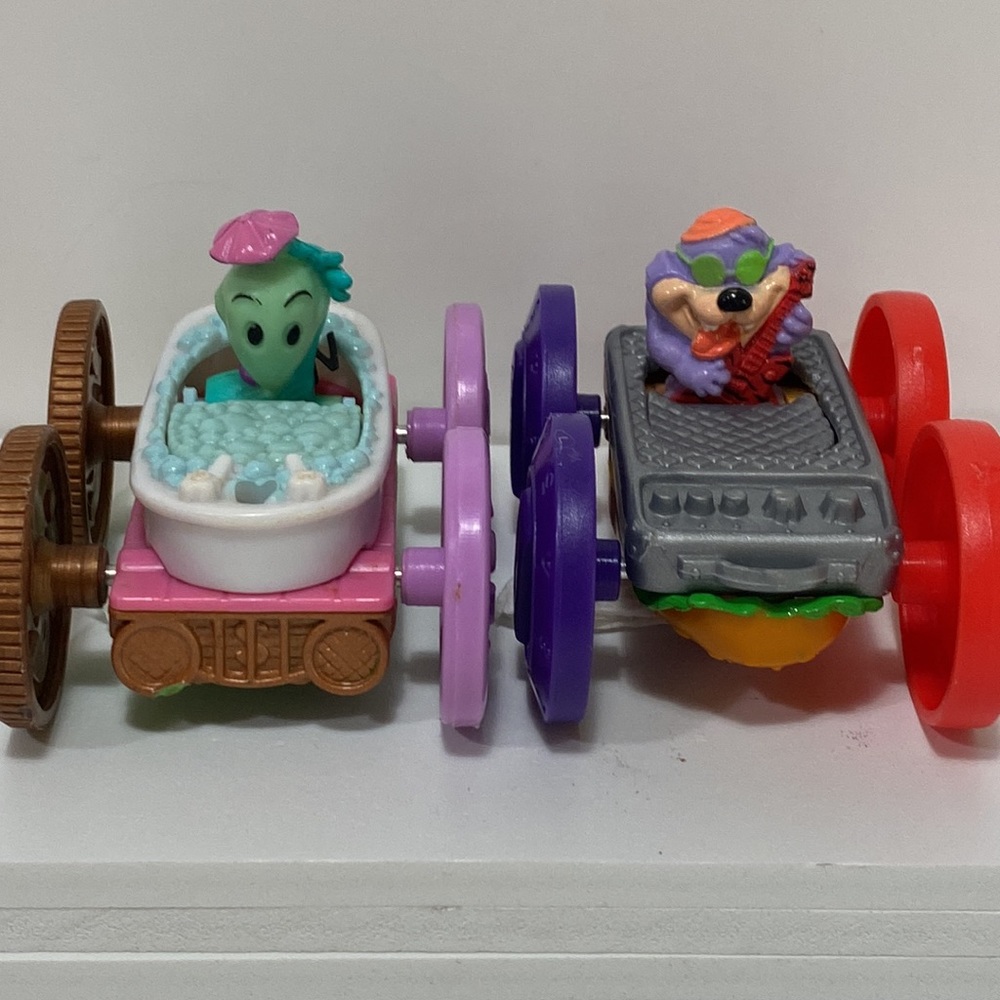 1990 TINY TOON ADVENTURES FLIP CAR - Picture 10 of 15